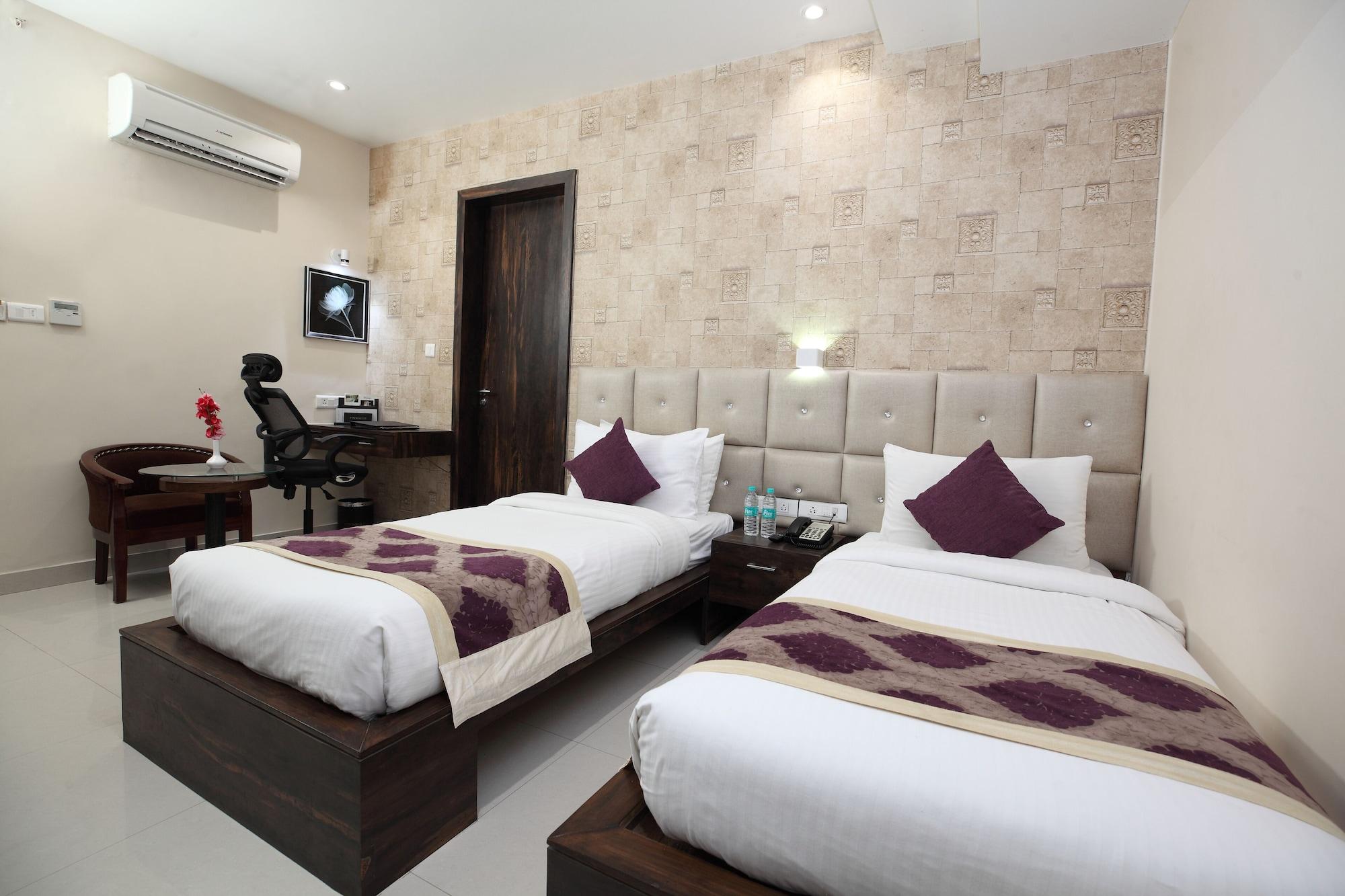 Pinnacle By Click Hotels, Lucknow Exteriör bild