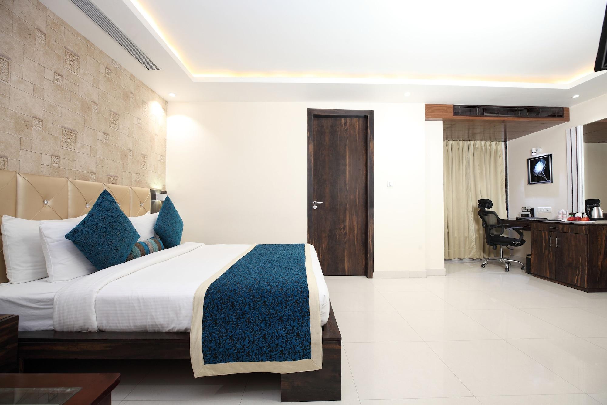 Pinnacle By Click Hotels, Lucknow Exteriör bild