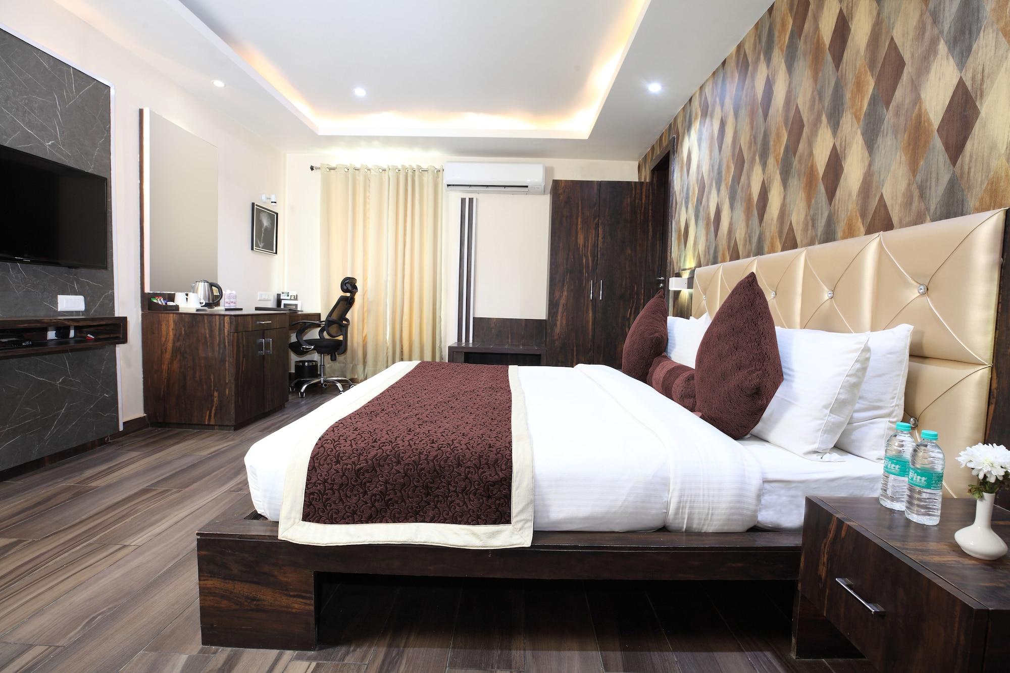 Pinnacle By Click Hotels, Lucknow Exteriör bild