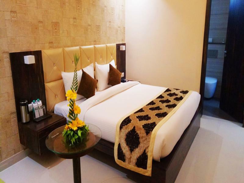 Pinnacle By Click Hotels, Lucknow Exteriör bild