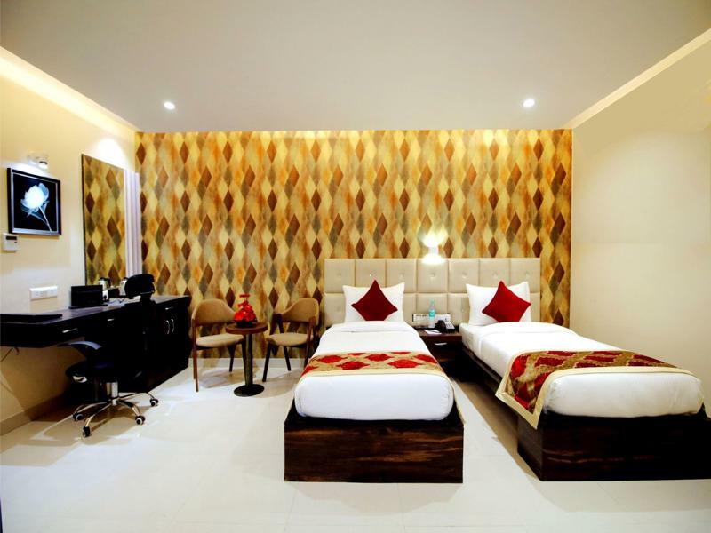 Pinnacle By Click Hotels, Lucknow Exteriör bild