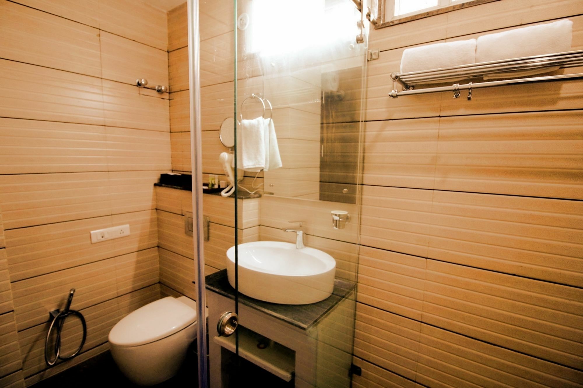 Pinnacle By Click Hotels, Lucknow Exteriör bild