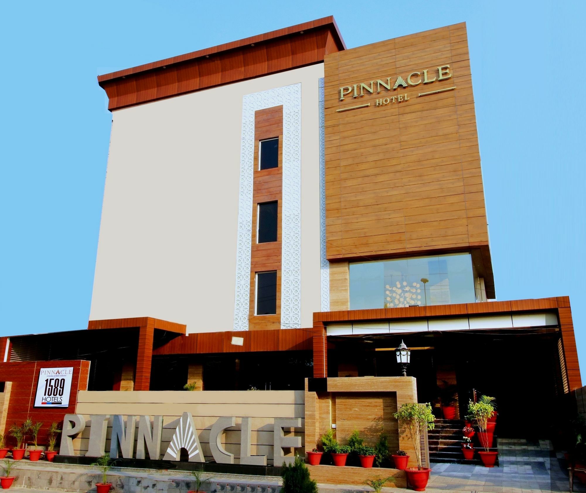 Pinnacle By Click Hotels, Lucknow Exteriör bild