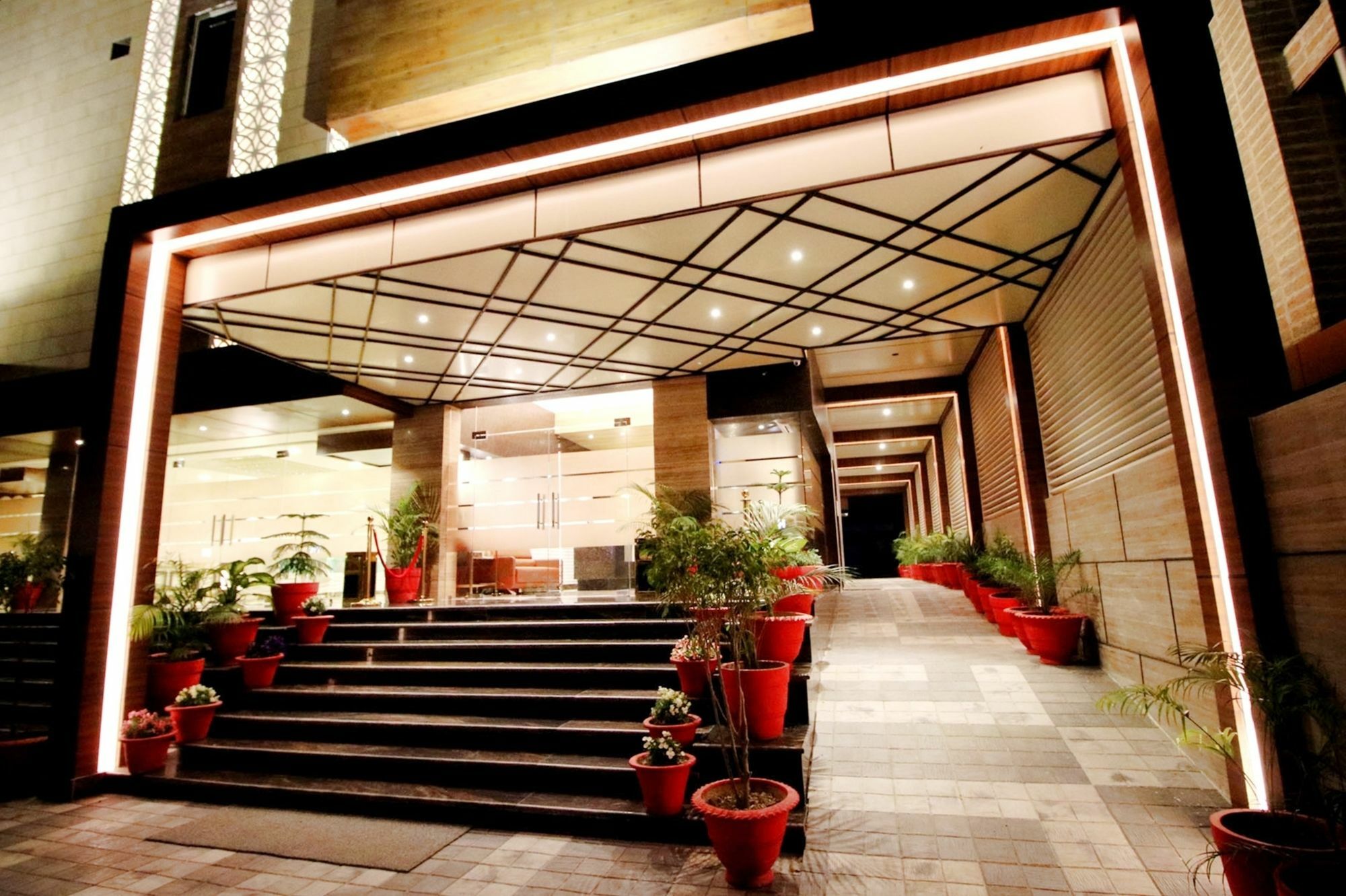 Pinnacle By Click Hotels, Lucknow Exteriör bild
