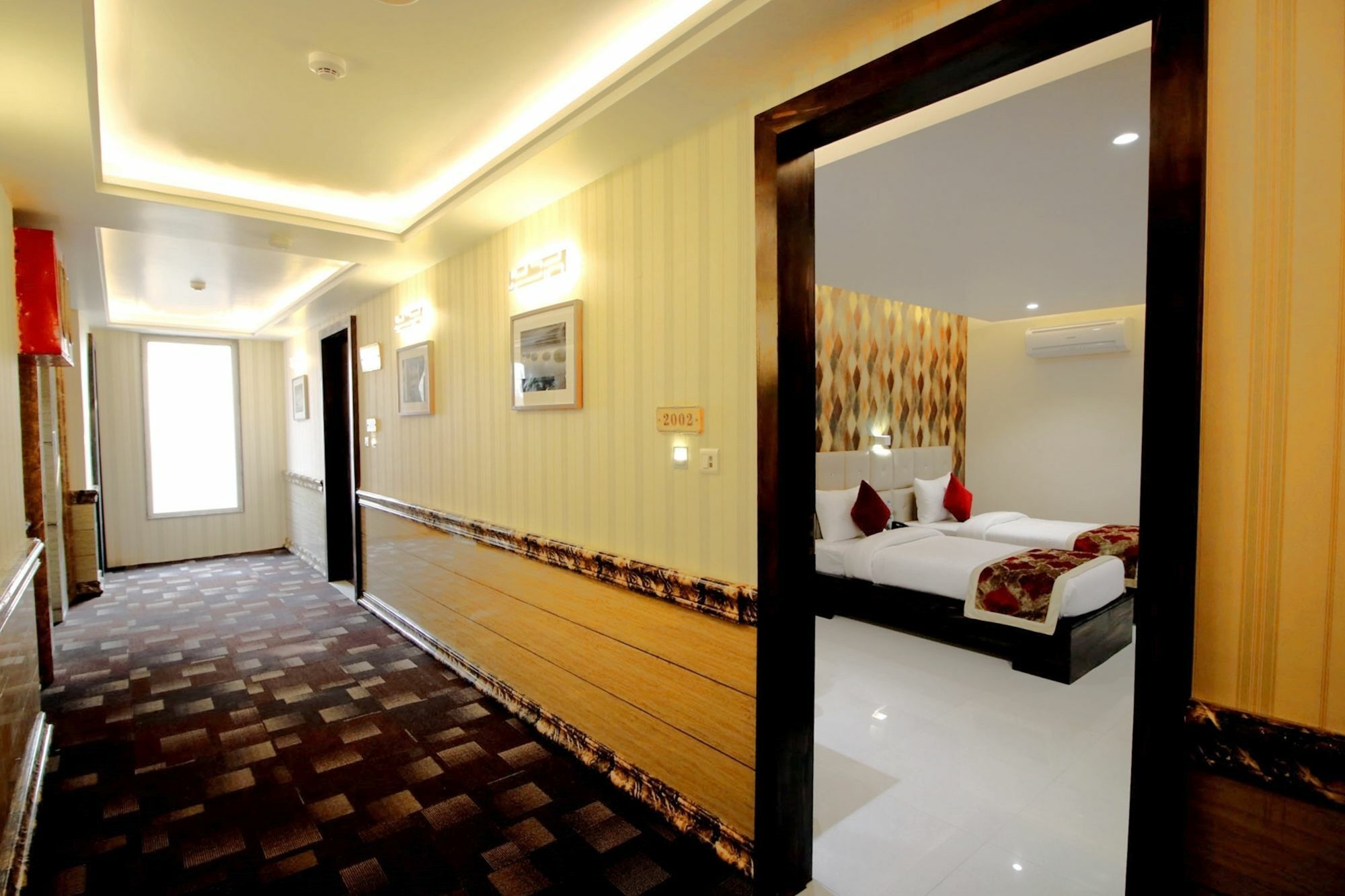 Pinnacle By Click Hotels, Lucknow Exteriör bild