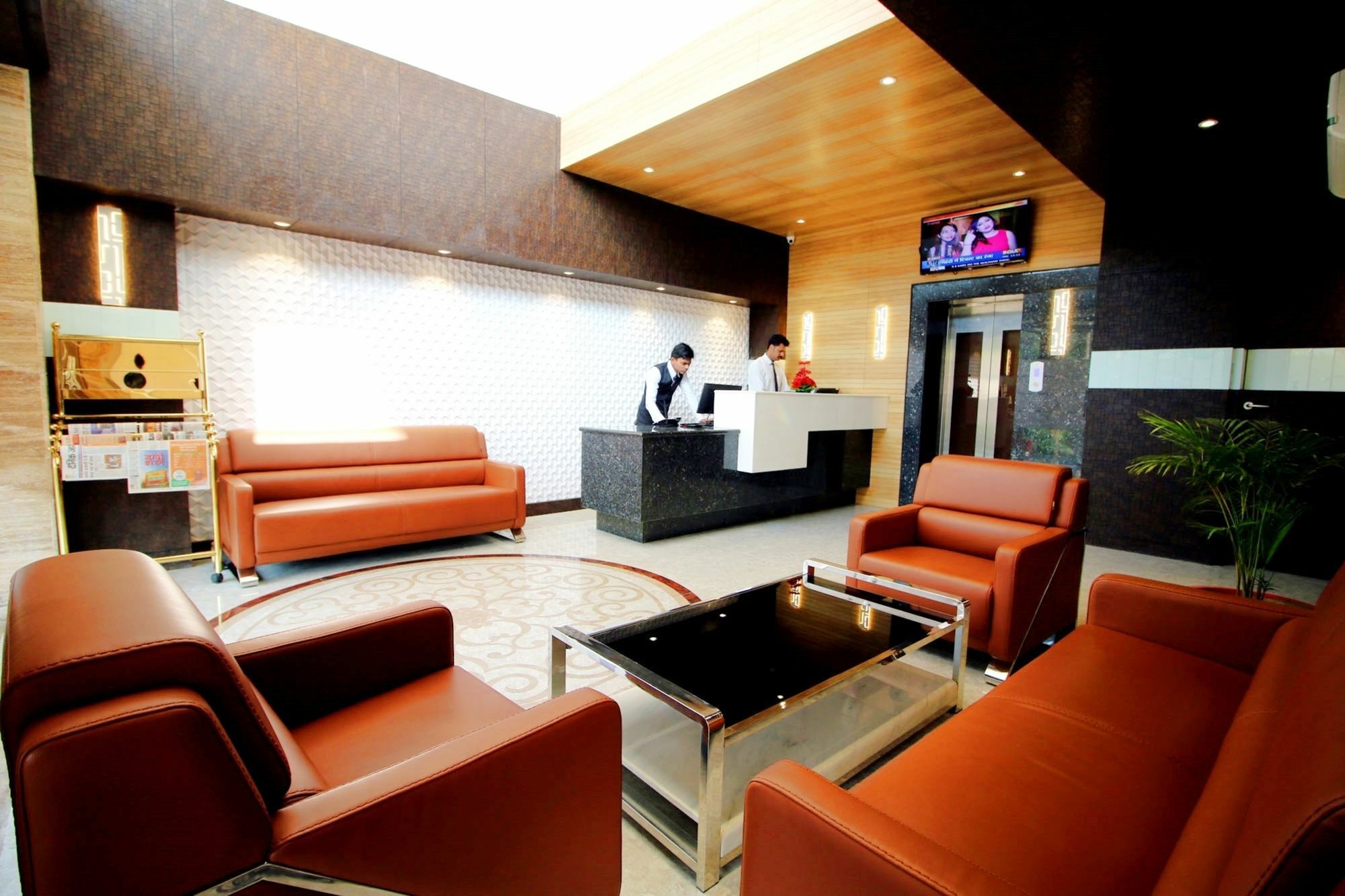 Pinnacle By Click Hotels, Lucknow Exteriör bild
