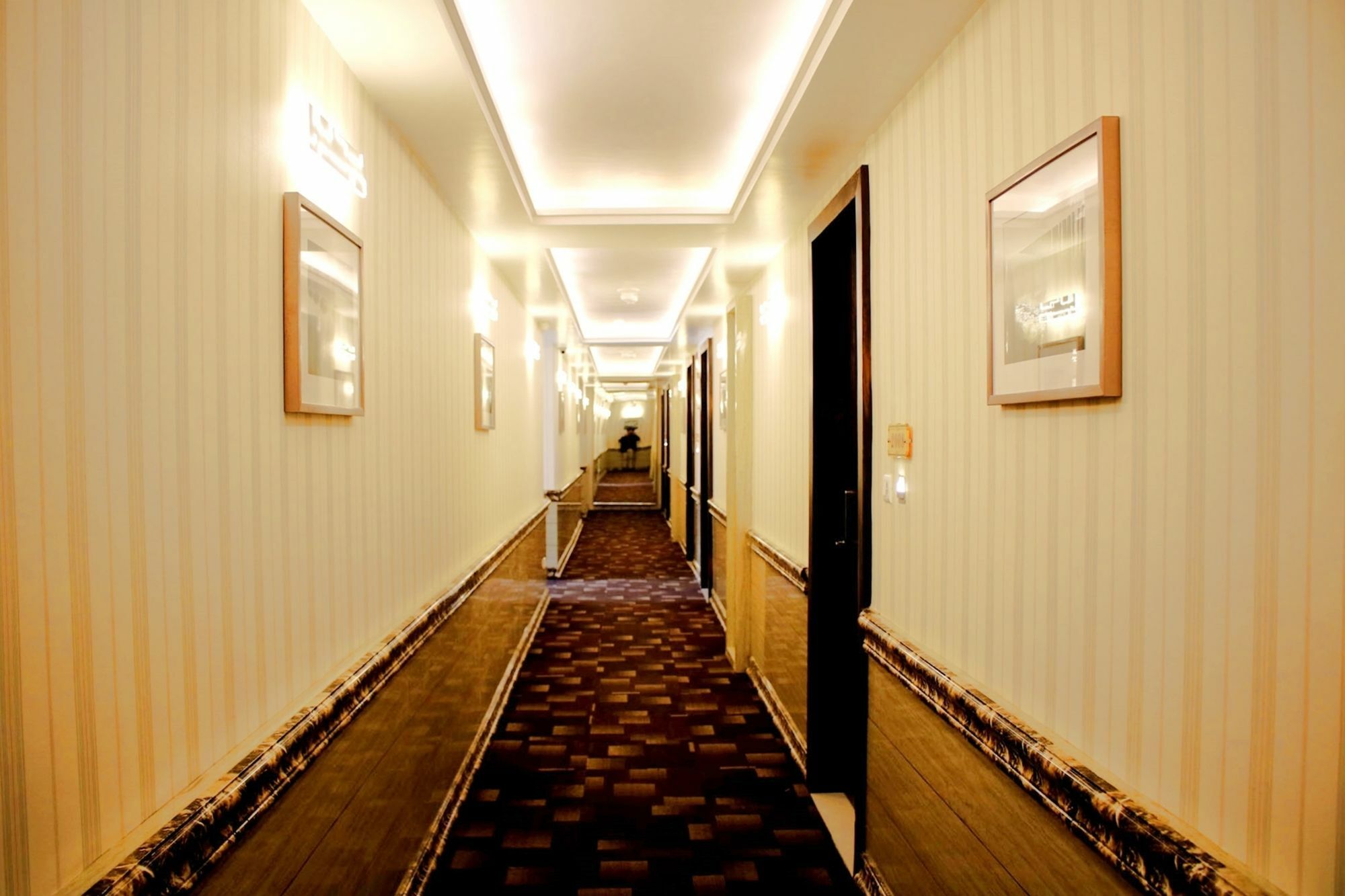Pinnacle By Click Hotels, Lucknow Exteriör bild