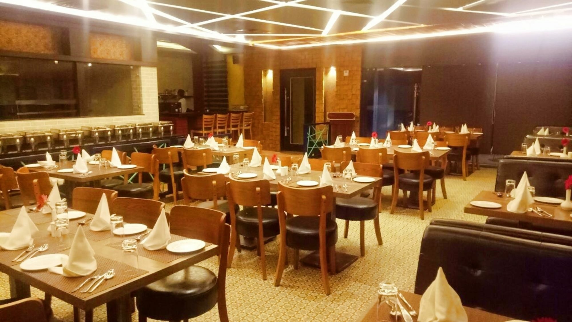 Pinnacle By Click Hotels, Lucknow Exteriör bild